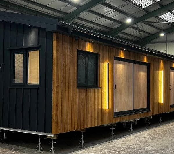 65x22ft Bespoke Oak Lodge Home